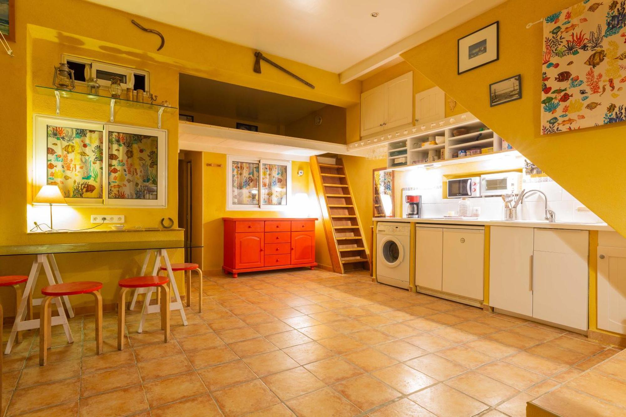 Dorm Hostel Camp Backpackers Marseille Eksteriør bilde