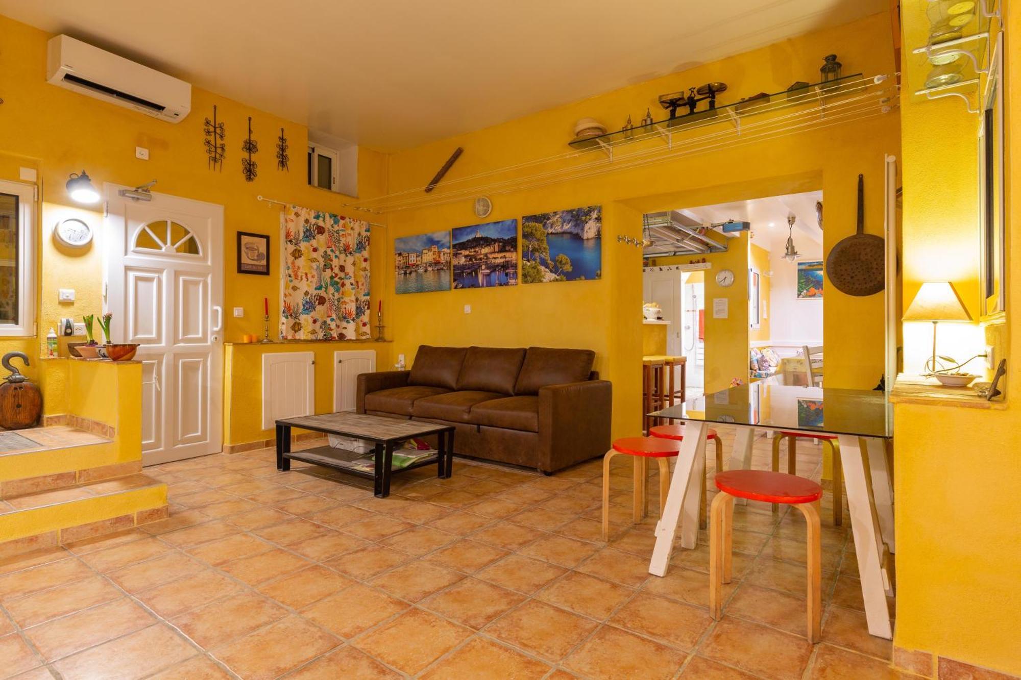 Dorm Hostel Camp Backpackers Marseille Eksteriør bilde